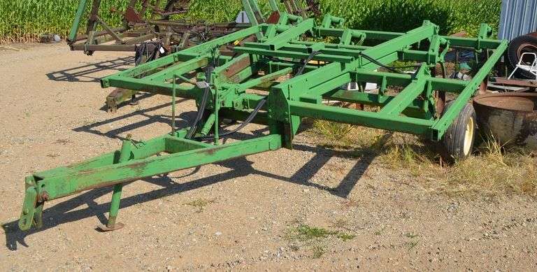 John Deere 712 9 Shank Chisel Plow