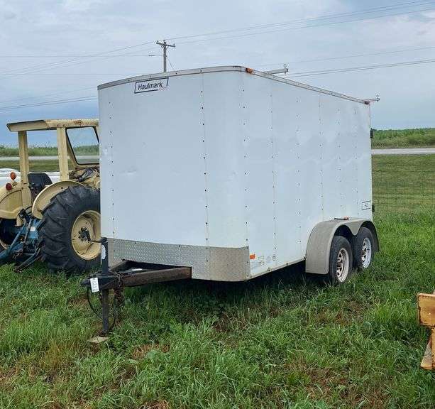 2010 Haulmark enclosed trailer tandem axle 12'L, under 2500 lbs. row:1 image