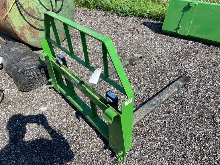 Pallet forks that fit John Deere quick attach