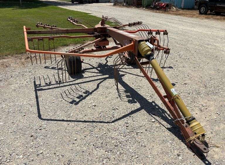 KUHN Rotary Rake image