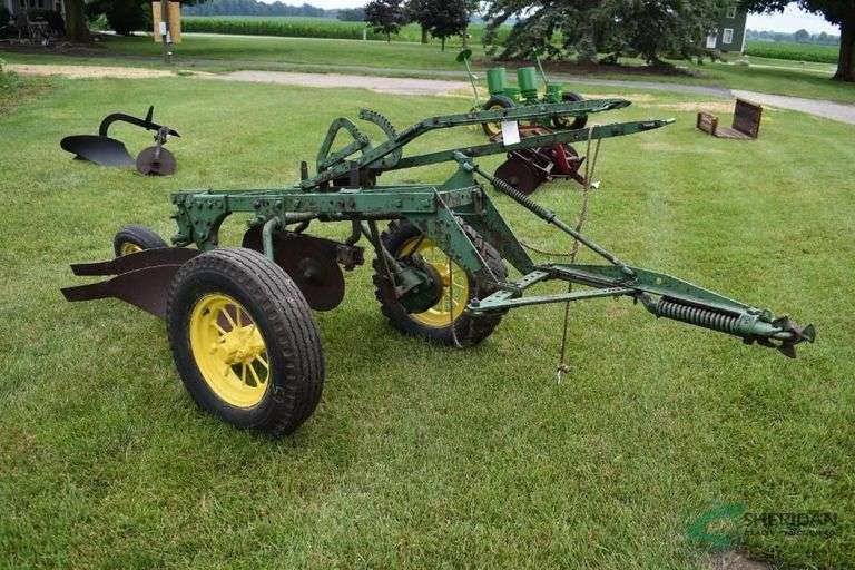 John Deere Trailer Plow - 2B