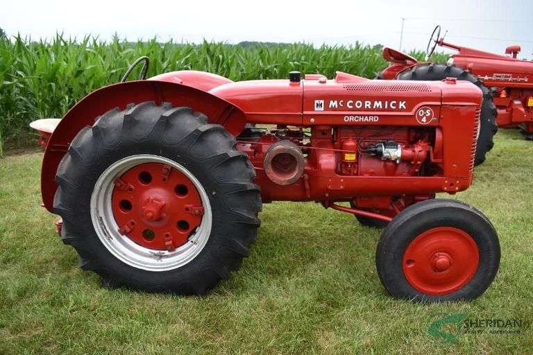 1946 Farmall "OS-4"   Orchard Tractor
