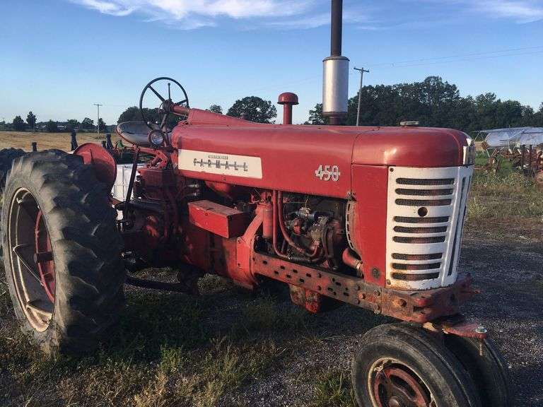 International Farmall 450 Tractor image