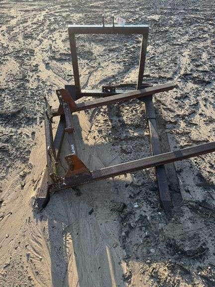 (2) 3-Point Bale Forks image