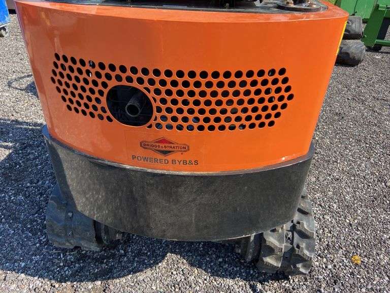 AGT QH12 mini excavator with only 6 hours