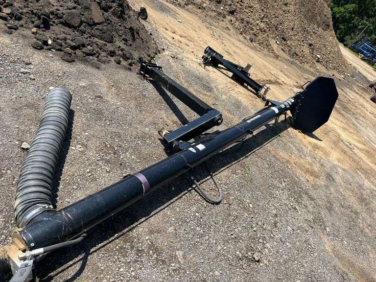 Unverferth CCS series Fill Auger with mounting brackets image