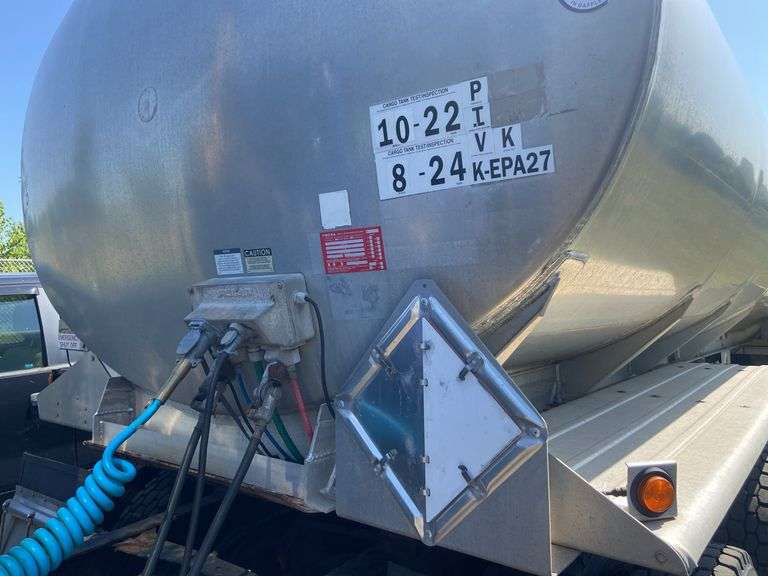 2002 Polar Tank Trailer