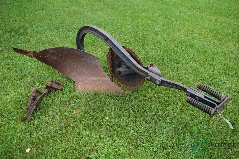 IH Plow