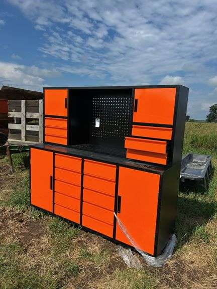 Work bench on wheels with upper storage chest, row:11 image