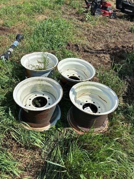 (4) 8 bolt tractor/ wagon rims, row:11 image