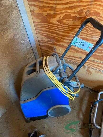 Carpet cleaner image