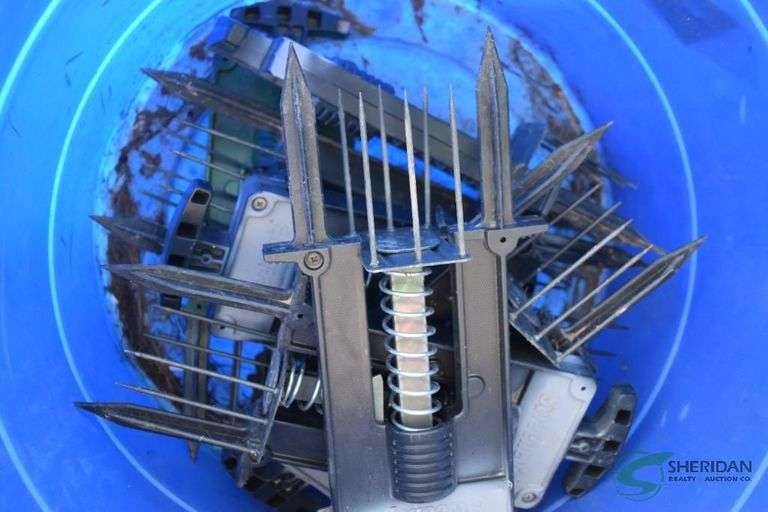 Mole Traps with Tub