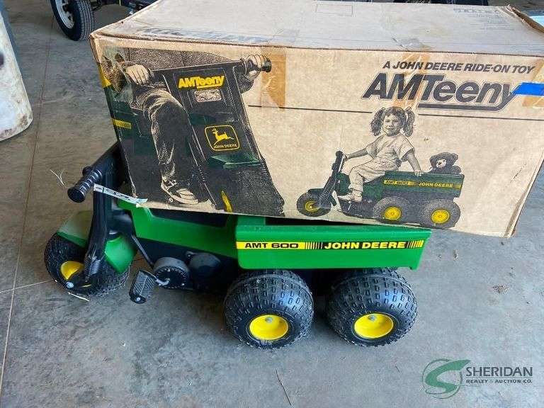 John Deere Pedal Gator with box image