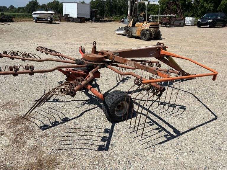 KUHN Rotary Rake