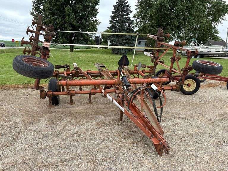 Allis Chalmers Field Cultivator image