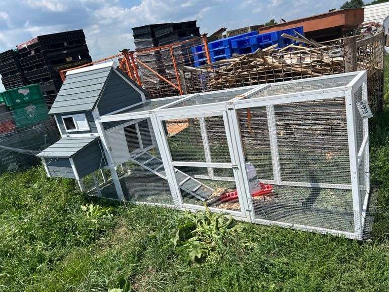 Chicken Coop w/ waterer and feeder, row:8 image