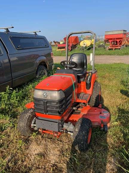 Kubota Box 2200 with 60" mower deck & turf tires, K, row:1 image