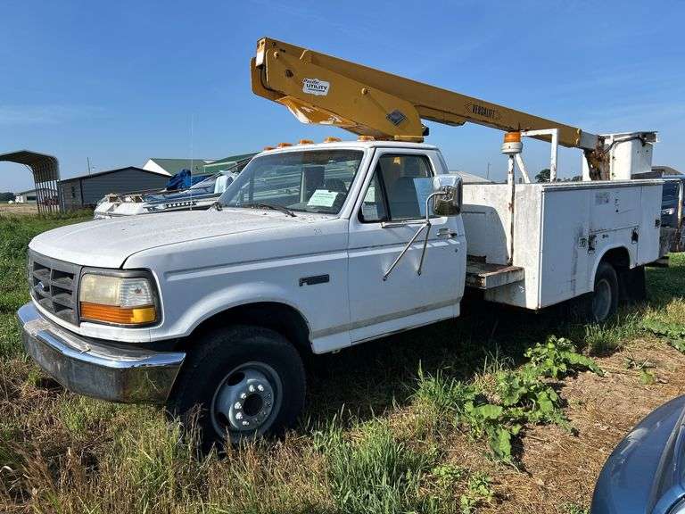 1996 F-450 Super Duty dually work truck with Veralift 32' Aerial man lift, K, row: 1