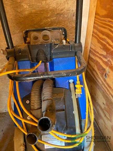 Carpet cleaner