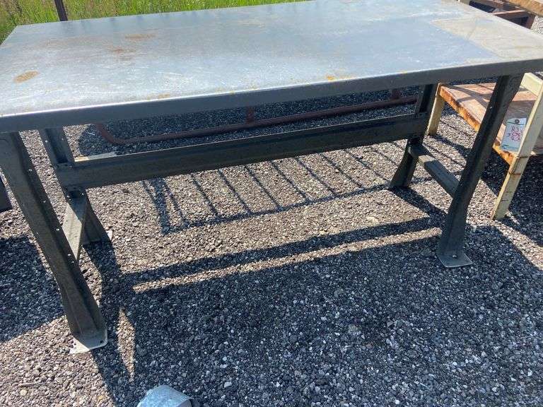 2 work benches
