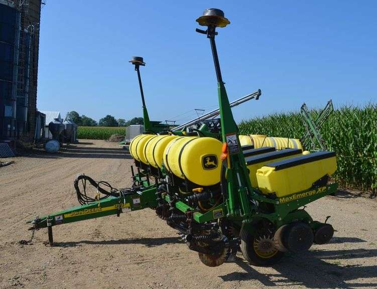 John Deere 1750 6-Row Planter, Liquid, MaxEmerge XP