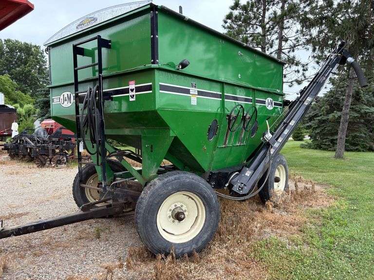 J&M 385 Wagon w/ belt conveyor image