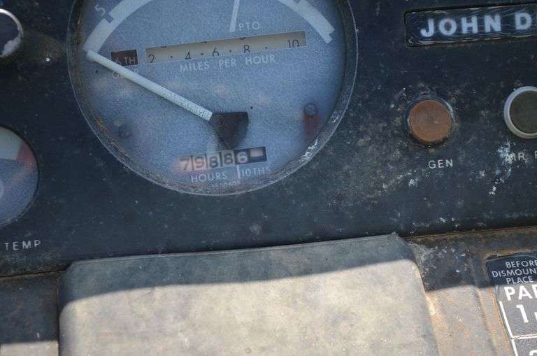 John Deere 4320