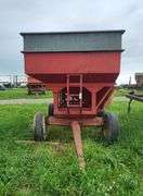 350 Bushel gravity wagon with 10 ton running gear, row:2