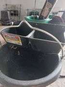 Heated Rubber Bucket w/ 3 1/2 Quart Mineral Feeder