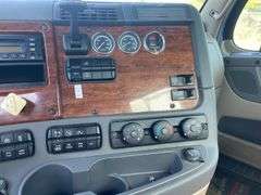 2010  FREIGHTLINER  Cascadia