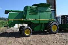 John Deere 9500 Combine w/ 6-Row Corn Head