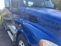 2010  FREIGHTLINER  Cascadia