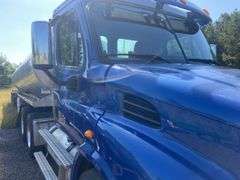 2010  FREIGHTLINER  Cascadia