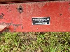 350 Bushel gravity wagon with 10 ton running gear, row:2