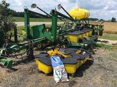 John Deere 7200 16 Row Corn/Bean Planter