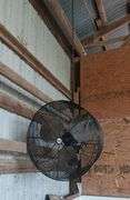ShowBarn Fan w/ Bracket Hanger