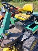 John Deere F935 Front-Mount Lawn Mower