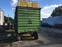 John Deere 716A Chopper Wagon