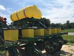 John Deere 7200 16 Row Corn/Bean Planter