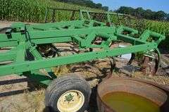 John Deere 712 9 Shank Chisel Plow