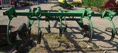 John Deere 712 9 Shank Chisel Plow