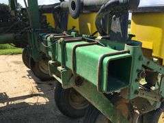 John Deere 7200 16 Row Corn/Bean Planter