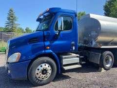 2010  FREIGHTLINER  Cascadia