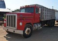 1976 International Transtar 4300 Grain Truck