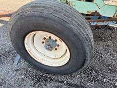 Parker 2600 Gravity Wagon on running gear, Shur-Loc roll over tarp