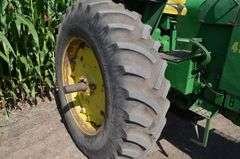 John Deere 4320