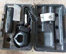 ANDIS Clipper w/ Charger in Case