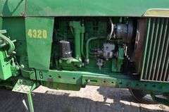 John Deere 4320