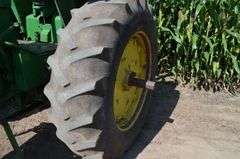 John Deere 4320
