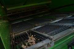 John Deere 9500 Combine w/ 6-Row Corn Head